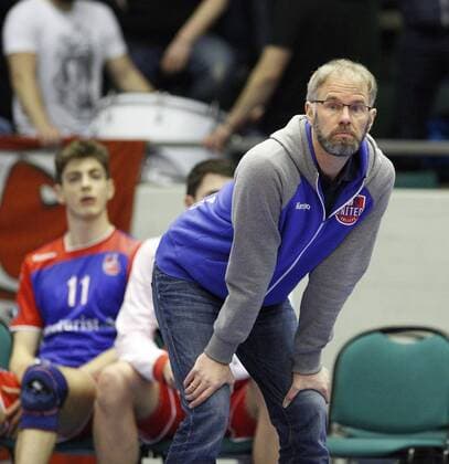 Deutschland - Rüsselsheim am Main - 31.01.2017 Volleyball - Hessen - CEV Champions League - Herren Saison 2016 2017 United Volleys Rheinmain (blau) - Crvena Zvezda BEOGRAD (ws) v.l. Trainer Michael Warm (RheinMain) United Volleys Rheinmain - Crvena Zvezda BEOGRAD