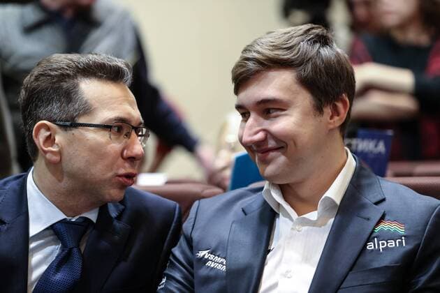 Verleihung Russischer Sportpreis MOSCOW, RUSSIA - FEBRUARY 2, 2017: Russian chess grandmaster Sergey Karjakin and his manager Kirill Zangalis (R-L) attend the 2016 Silver Doe awards ceremony at the Russian Olympic Committee (ROC) building. The award was established by Russia s Federation of Sports Journalists and is presented annually to outstanding sportsmen and coaches. SergeiSavostyanov TASS  TS03FC07