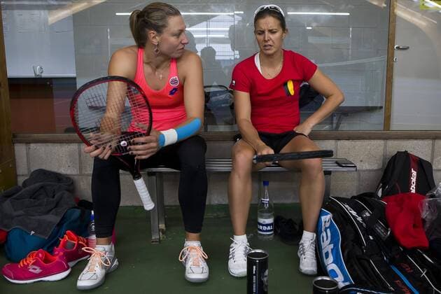 Belgian Yanina Wickmayer and Belgian Kirsten Flipkens pictured during a training session ahead of a press conference PK Pressekonferenz of the Belgian Fed Cup team in Wilrijk, Antwerp, Saturday 04 February 2017. On February 11 and 12, Belgium and Romania will play their first round match in the World Group II in Bucharest, Romania. KRISTOFxVANxACCOM  x05039682x