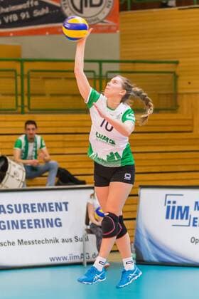 Kaisa Alanko (USC Münster, 10) bei der Angabe, Volleyball, Volleyball-Bundesliga Frauen, VfB Suhl Lotto Thüringen - USC Münster, xprx