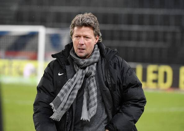 04.01.2017 Zürich Stadion Letzigrund Fussball Herren Super League Grasshopper Club Zürich - FC Thun .Bild zeigt Trainer Jeff Saibene nach Spielschluss (FC Thun) Aktion 