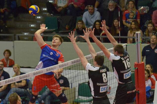 05.02.2017, xtkx, Volleyball 1.Bundesliga Herren, United Volleys - Berlin Recycling Volleys, emspor, v.l. Adrian AAciobanatei (United Volleys), Rüsselsheim