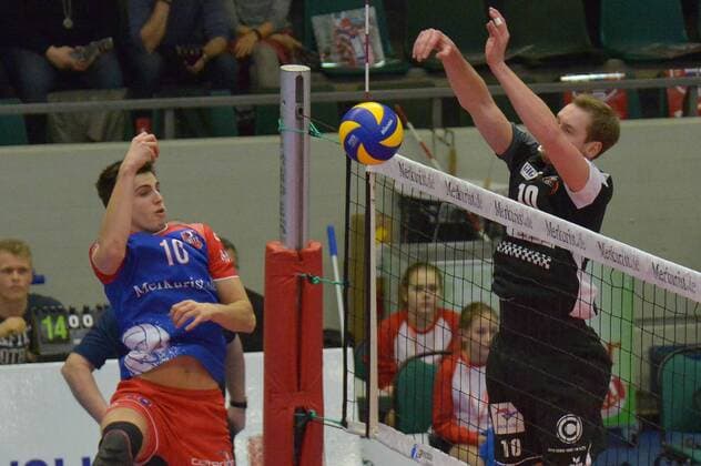 05.02.2017, xtkx, Volleyball 1.Bundesliga Herren, United Volleys - Berlin Recycling Volleys, emspor, v.l. Moritz reichert (United Volleys) , Sebastian Kuehner (Berlin) , Rüsselsheim