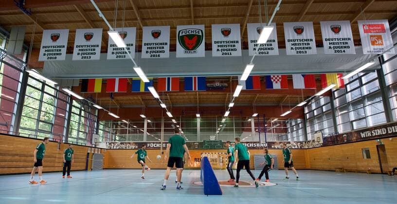 Handball HBL Berlin 29.09.2016 FUECHSE TOWN ( FÜCHSE TOWN ) Trainigszentrum der Fuechse Berlin im Stadtbezirk Hohenschoenhausen FUSSBALLTENNIS