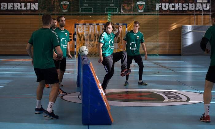 Handball HBL Berlin 29.09.2016 FUECHSE TOWN ( FÜCHSE TOWN ) Trainigszentrum der Fuechse Berlin im Stadtbezirk Hohenschoenhausen FUSSBALLTENNIS Mattias ZACHRISSON 21 Fuechse