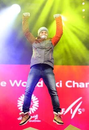 Bilder des Tages - SPORT ALPINE SKIING - FIS Ski WC St. Moritz SANKT MORITZ,SWITZERLAND,07.FEB.17 - ALPINE SKIING - FIS Alpine World Ski Championships, Super G, ladies, award ceremony. Image shows the rejoicing of Nicole Schmidhofer (AUT). GEPAxpictures xMarioxKneisl