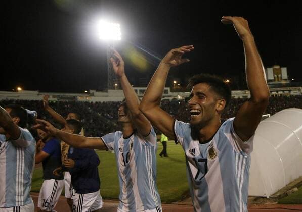 Argentine Atletico de Tucuman s players celebrate their victory against Ecuadorian Nacional during their Copa Libertadores match at Atahualpa stadium in Quito, Ecuador, 07 February 2017. NACIONAL (ECU) - ATLETICO TUCUMAN (ARG) !ACHTUNG: NUR REDAKTIONELLE NUTZUNG!  Copyright: xROLANDOxENRÍQUEZx QUI106 20170208-636221292472139367