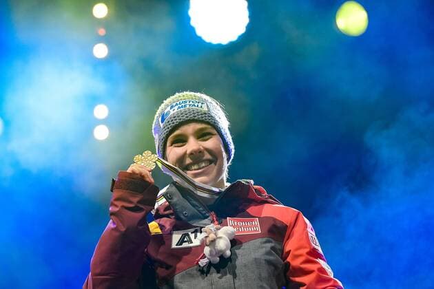07, St. Moritz, SUI, FIS Weltmeisterschaften Ski Alpin, St. Moritz 2017, Super G, Damen, Siegerehrung, im Bild Nicole Schmidhofer (AUT, Weltmeisterin) Nicole Schmidhofer (AUT, Weltmeisterin) during the winner ceremony for the ladie s SuperG of the FIS Ski World Championships 2017. St. Moritz, Switzerland on 2017 02 07. St. Moritz EP_eri