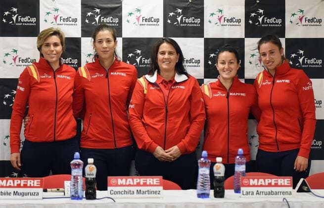 From left tennis players Maria Jose Martinez, Gabrine Muguruza, Conchita Martinez, Lara Arruabarrena and Sara Sorribes from Spain during the press conference PK Pressekonferenz prior to first round 2017 Fed Cup in Ostrava, Czech Republic, February 8, 2017. (CTKxPhoto JaroslavxOzana) CTKPhotoP201702080504301  jao 1