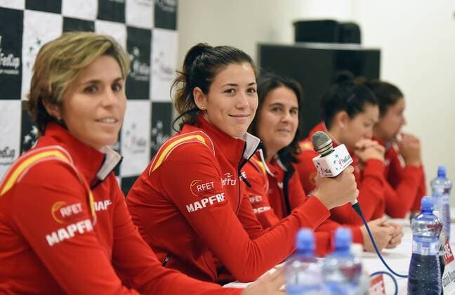 From left tennis players Maria Jose Martinez, Gabrine Muguruza, captain Conchita Martinez, Lara Arruabarrena and Sara Sorribes during the press conference PK Pressekonferenz prior to first round 2017 Fed Cup in Ostrava, Czech Republic, February 8, 2017. (CTKxPhoto JaroslavxOzana) CTKPhotoP201702080519301  jao 5