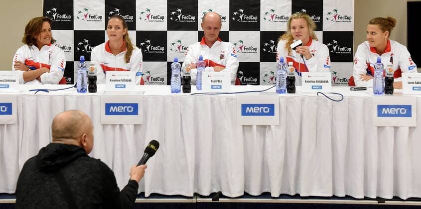 From left Czech tennis players Barbora Strycova, Karolina Pliskova, non-playing captain Petr Pala, Katerina Siniakova, Lucie Safarova speak during the press conference PK Pressekonferenz prior to the first round 2017 Fed Cup in Ostrava, Czech Republic, February 8, 2017. (CTKxPhoto JaroslavxOzana) CTKPhotoP201702080737301  jao 4