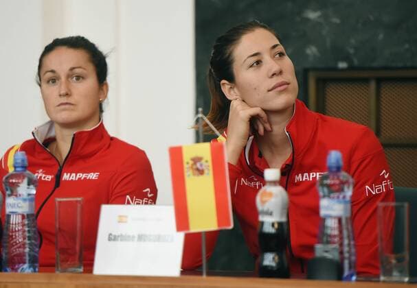 Barbora Strycova and Garbine Muguruza (right) will meet in the first tennis match of the Fed Cup 1st round tie between the Czech Republic and Spain on Saturday, lots decided in Prague, Czech Republic, February 10, 2017. The second women s singles match will be played by Karolina Pliskova and Lara Arruabarrena (left). On Sunday, Strycova will meet Arruabarrena and Pliskova will meet Muguruza. For the doubles match, the Czechs nominated Lucie Safarova and Katerina Siniakova, the Spaniards Sara Sorribes and Maria Jose Martinez. (CTKxPhoto JaroslavxOzana) CTKPhotoP201702100701701  jao 9