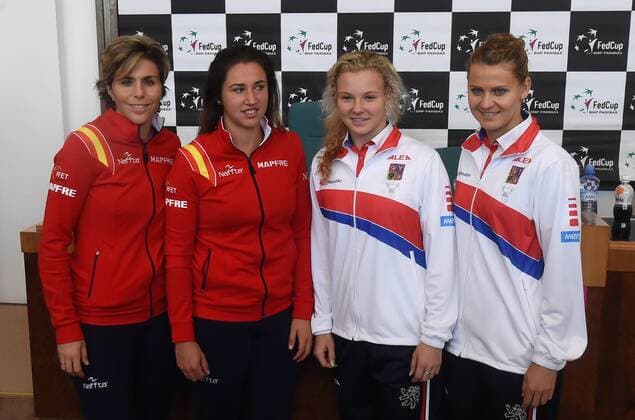 Barbora Strycova and Garbine Muguruza will meet in the first tennis match of the Fed Cup 1st round tie between the Czech Republic and Spain on Saturday, lots decided in Prague, Czech Republic, February 10, 2017. The second women s singles match will be played by Karolina Pliskova and Lara Arruabarrena.On Sunday, Strycova will meet Arruabarrena and Pliskova will meet Muguruza.For the doubles match, the Czechs nominated Lucie Safarova (right) and Katerina Siniakova (2nd right), the Spaniards Sara Sorribes (2nd left) and Maria Jose Martinez (left). (CTKxPhoto JaroslavxOzana) CTKPhotoP201702100775401  jao 15