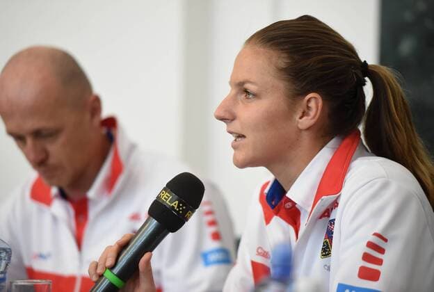 Barbora Strycova and Garbine Muguruza will meet in the first tennis match of the Fed Cup 1st round tie between the Czech Republic and Spain on Saturday, lots decided in Prague, Czech Republic, February 10, 2017. The second women s singles match will be played by Karolina Pliskova (right) and Lara Arruabarrena. On Sunday, Strycova will meet Arruabarrena and Pliskova will meet Muguruza. For the doubles match, the Czechs nominated Lucie Safarova and Katerina Siniakova, the Spaniards Sara Sorribes and Maria Jose Martinez. At left is Petr Pala, non-playing captain. (CTKxPhoto JaroslavxOzana) CTKPhotoP201702100786001  jao 20