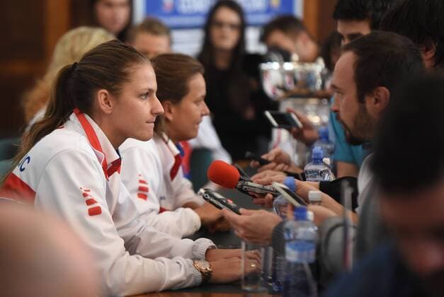 Barbora Strycova (2nd left) and Garbine Muguruza will meet in the first tennis match of the Fed Cup 1st round tie between the Czech Republic and Spain on Saturday, lots decided in Prague, Czech Republic, February 10, 2017. The second women s singles match will be played by Karolina Pliskova (left) and Lara Arruabarrena. On Sunday, Strycova will meet Arruabarrena and Pliskova will meet Muguruza. For the doubles match, the Czechs nominated Lucie Safarova and Katerina Siniakova, the Spaniards Sara Sorribes and Maria Jose Martinez. (CTKxPhoto JaroslavxOzana) CTKPhotoP201702100810101  jao 22
