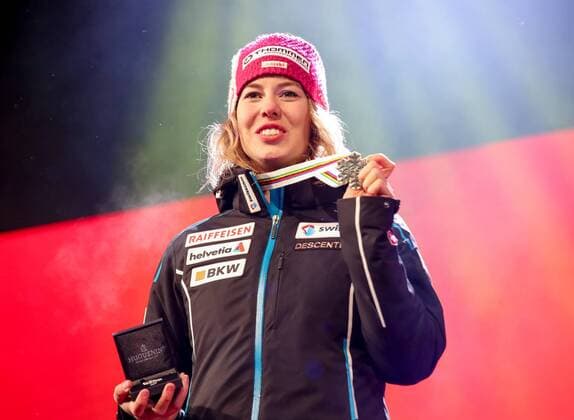 ALPINE SKIING - FIS Ski WC St. Moritz SANKT MORITZ,SWITZERLAND,10.FEB.17 - ALPINE SKIING - FIS Alpine World Ski Championships, alpine combined, ladies, award ceremony. Image shows the rejoicing of Michelle Gisin (SUI). GEPAxpictures xChristianxWalgram