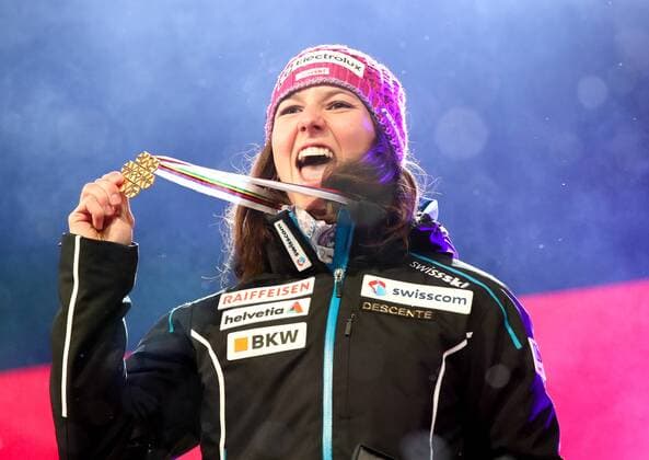 ALPINE SKIING - FIS Ski WC St. Moritz SANKT MORITZ,SWITZERLAND,10.FEB.17 - ALPINE SKIING - FIS Alpine World Ski Championships, alpine combined, ladies, award ceremony. Image shows the rejoicing of Wendy Holdener (SUI). GEPAxpictures xChristianxWalgram