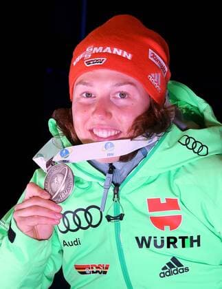 Hochfilzen Biathlon IBU Weltmeisterschaften Hochfilzen, Frauen Sprint, Laura Dahlmeier (GER) mit ihrer Silbermedaille