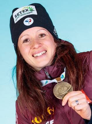 10.02.2017, Biathlonarena, Hochfilzen, AUT, IBU Weltmeisterschaften Biathlon, Hochfilzen 2017, Sprint Frauen, Siegerehrung, im Bild Anais Chevalier (FRA, 3. Platz Bronze Medaille) 3rd placed and Bronze Medalist Anais Chevalier of France during Winner Ceremony of the Ladies Sprint of the IBU Biathlon World Championships at the Biathlonarena in Hochfilzen, Austria on 2017 02 10. -Pressefoto Hochfilzen EP_fei