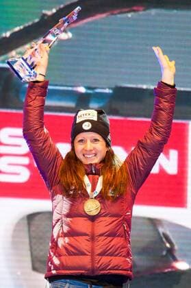 Freude und Jubel ueber den Gewinn der Bronzemedallie bei Anais CHEVALIER (FRA). Oesterreich, Hochfilzen: Wintersport, Biathlon, IBU World Championships 2017 - 7,5km Sprint Damen am 10.02.2017, Biathlonstadion.