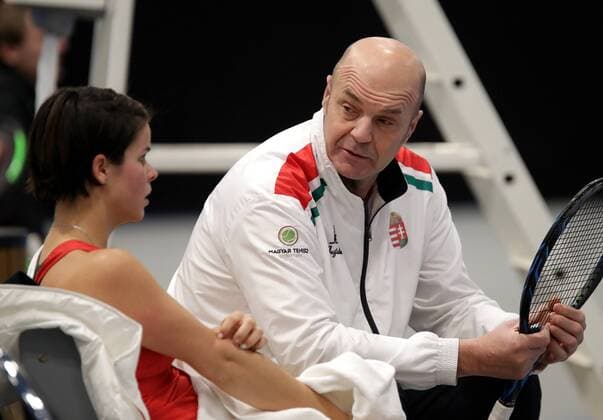 TENNIS - ITF, Fed Cup TALLINN,ESTONIA,11.FEB.17 - TENNIS - ITF, Fed Cup, Europe Africa Zone II, Group 1. Image shows Agnes Bukta and captain Gabor Juhasz (HUN). GEPAxpictures xWalterxLuger