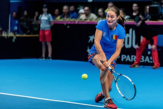 Tennis, FedCup in Bukarest, Rumänien - Belgien Tennis - FED Cup by BNP 2017 game between Romania and Belgium February 2017 February 11, 2017: Monica Niculescu (ROU) during the FED Cup by BNP 2017 game between Romania and Belgium at Sala Polivalenta, Bucuresti, Romania ROU. Copyright: Cronos Catalin Soare