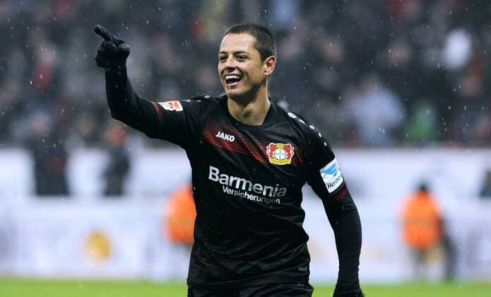 Fussball, Bundesliga, Deutschland, Herren, Saison 2016 2017, 20. Spieltag, BayArena Leverkusen, Bayer Leverkusen (schwarz) - SG Eintracht Frankfurt (rot) 3:0; Jubel Javier Hernandez Chicharito (Leverkusen) nach seinem Tor zum 2:0. Jubel, Freude, Aktion, Einzelbild.