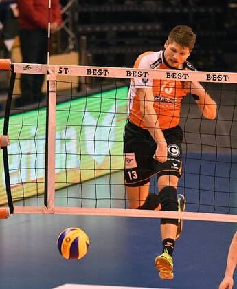 Ruben Schott (BR Volleys), beim Schmetterball BR Volleys Berlin - TV Rottenburg Deutsche Volleyball Liga, Saison 2016 2017, Herren, Männer, Männer, men, Volleyball, Deutschland, Germany, Max-Schmeling-Halle Berlin, 11.1.2017