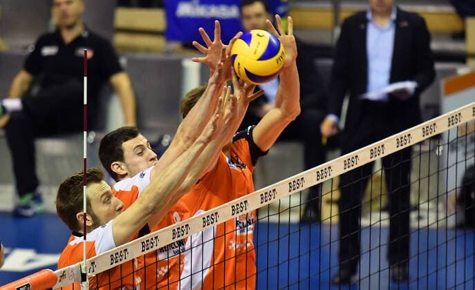 Paul Carroll (BR Volleys), Graham Vigrass (BR Volleys), Robert Kromm (BR Volleys), beim Block BR Volleys Berlin - TV Rottenburg Deutsche Volleyball Liga, Saison 2016 2017, Herren, Männer, Männer, men, Volleyball, Deutschland, Germany, Max-Schmeling-Halle Berlin, 11.1.2017