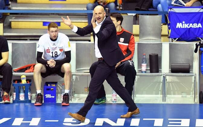 Hans-Peter Müller-Angstenberger (Trainer Rottenburg), am Spielfeldrand BR Volleys Berlin - TV Rottenburg Deutsche Volleyball Liga, Saison 2016 2017, Herren, Männer, Männer, men, Volleyball, Deutschland, Germany, Max-Schmeling-Halle Berlin, 11.1.2017