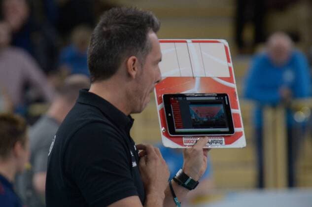 12.02.2017, xtkx, Volleyball 1.Bundesliga Damen, VC Wiesbaden - Allianz MTV Stuttgart, emspor, v.l. Guillermo Naranjo Hernandez (Stuttgart) , Wiesbaden