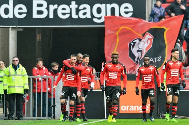 15 Ramy BENSEBAINI (ren) - 18 Morgan AMALFITANO (ren) - 13 Giovanni SIO (ren) - 05 PEDRO MENDES (ren) - 32 Joris GNAGNON (ren) - 07 Firmin MUBELE (ren) - FOOTBALL : Stade Rennes vs OGC Nice - Ligue 1 - 12 02 2017 FEP Panoramic 
