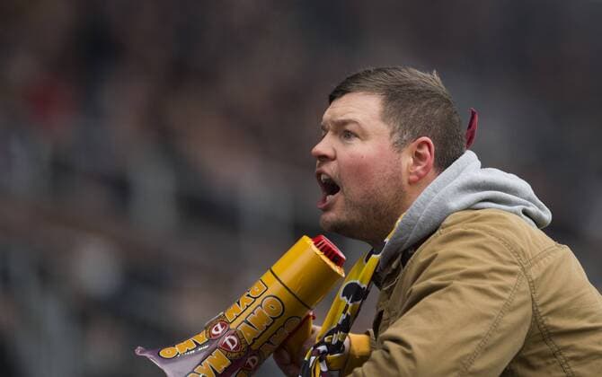 Fußball, 2. Liga, Saison 2016 2017, 20. Spieltag, 1. FC St. Pauli - SG Dynamo Dresden, Sonntag (12.02.2017), Stadion am Millerntor, Hamburg. Dynamos Fan Capo Stefan Lehmi Lehmann. RM001