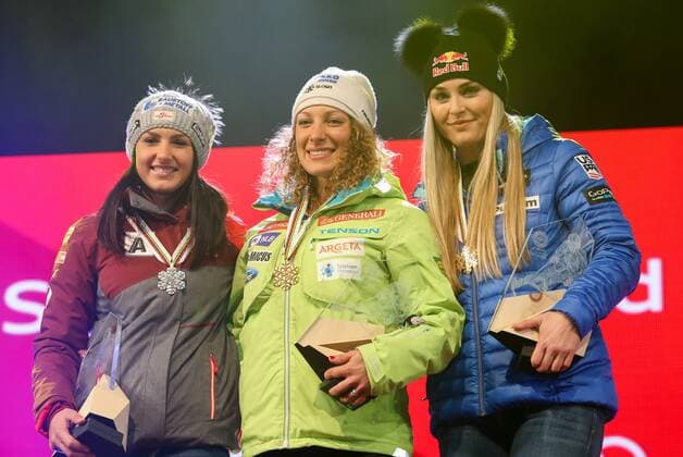 Ski Alpin, WM in St. Moritz, Siegerehrung Abfahrt der Damen ALPINE SKIING - FIS Ski WC St. Moritz SANKT MORITZ,SWITZERLAND,12.FEB.17 - ALPINE SKIING - FIS Alpine World Ski Championships, downhill, men, Audi house. Image shows Stephanie Venier (AUT), Ilka Stuhec (SLO) and Lindsey Vonn (USA). Keywords: Stoeckli, medal. GEPAxpictures xMarioxKneisl