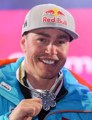 Ski Alpin, WM in St. Moritz, Siegerehrung Abfahrt der Herren ALPINE SKIING - FIS Ski WC St. Moritz SANKT MORITZ,SWITZERLAND,12.FEB.17 - ALPINE SKIING - FIS Alpine World Ski Championships, downhill, men, award ceremony. Image shows Erik Guay (CAN). Keywords: medal. GEPAxpictures xMarioxKneisl