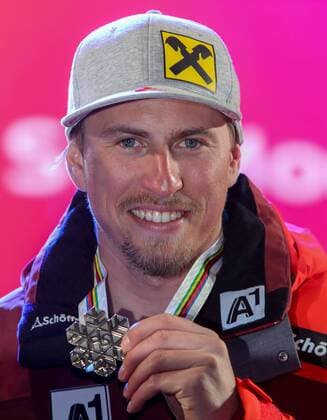 Ski Alpin, WM in St. Moritz, Siegerehrung Abfahrt der Herren ALPINE SKIING - FIS Ski WC St. Moritz SANKT MORITZ,SWITZERLAND,12.FEB.17 - ALPINE SKIING - FIS Alpine World Ski Championships, downhill, men, award ceremony. Image shows Max Franz (AUT). Keywords: medal. GEPAxpictures xMarioxKneisl