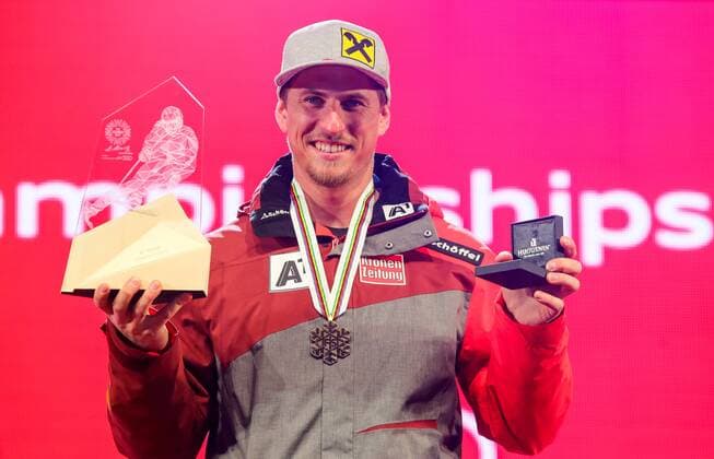 Ski Alpin, WM in St. Moritz, Siegerehrung Abfahrt der Herren ALPINE SKIING - FIS Ski WC St. Moritz SANKT MORITZ,SWITZERLAND,12.FEB.17 - ALPINE SKIING - FIS Alpine World Ski Championships, downhill, men, award ceremony. Image shows Max Franz (AUT). Keywords: medal. GEPAxpictures xMarioxKneisl