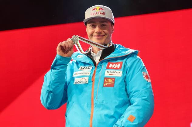 Ski Alpin, WM in St. Moritz, Siegerehrung Abfahrt der Herren ALPINE SKIING - FIS Ski WC St. Moritz SANKT MORITZ,SWITZERLAND,12.FEB.17 - ALPINE SKIING - FIS Alpine World Ski Championships, downhill, men, award ceremony. Image shows Erik Guay (CAN). Keywords: medal. GEPAxpictures xMarioxKneisl