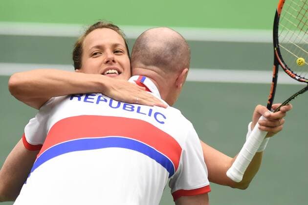 Czech tennis player Barbora Strycova and non-playing captain Petr Pala (back) celebrate a victory after the tennis match of the Fed Cup 1st round between the Czech Republic (Barbora Strycova) and Spain (Lara Arruabarrena), in Ostrava, Czech Republic, February 12, 2017. (CTKxPhoto JaroslavxOzana) CTKPhotoP201702120546101  JAO_0331