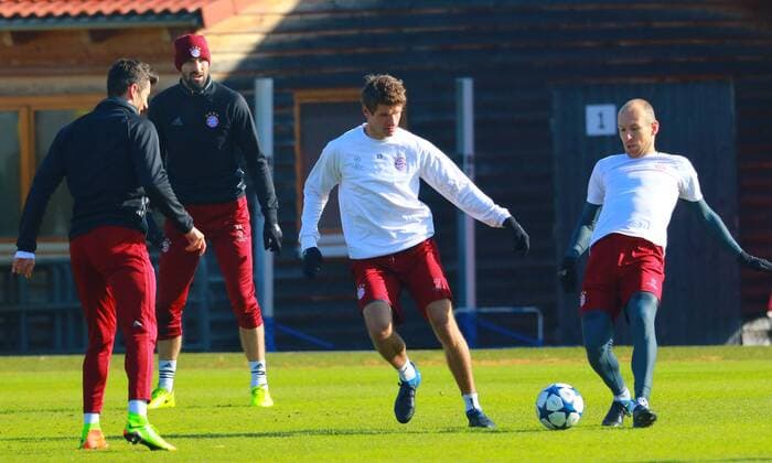 v.l.: Robert Lewandowski, Tom Starke, Thomas Müller, Arjen Robben Fussball FC Bayern München 14.02.2017 Training vor dem CL-Spiel gegen Arsenal London
