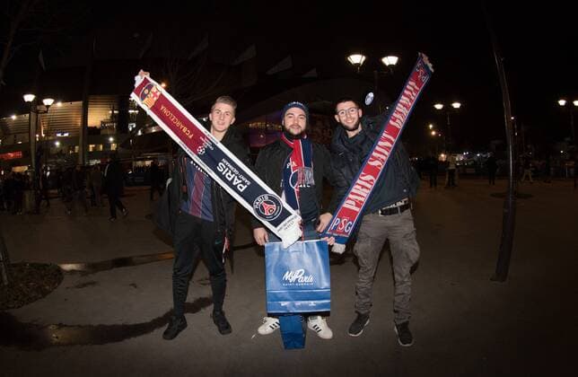 Fußball, CL, Paris St. Germain - FC Barcelona, Fans vor Spielbeginn FOOTBALL : Paris Saint Germain vs FC Barcelona - Ligue des Champions - Paris - 14 02 2017 FedericoPestellini Panoramic 