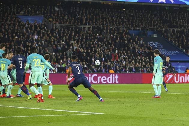 Fußball, CL, Paris St. Germain - FC Barcelona coup franc et but Angel Di Maria (PSG) FOOTBALL : PSG vs FC Barcelona - Ligue des Champions - 14 02 2017 GwendolineLeGoff Panoramic 