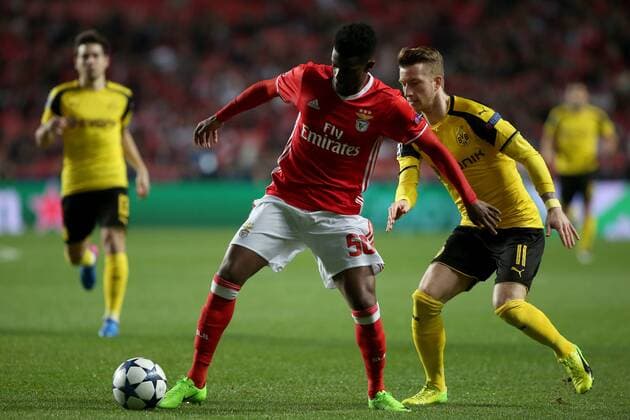 February 14, 2017 - Lisbon, Portugal - Benfica s defender Nelson Semedo fights for the ball with Dortmund s midfielder Marco Reus (R ) during the UEFA Champions League round of 16 first leg football match SL Benfica vs Borussia Dortmund at the Luz stadium in Lisbon Portugal on February 14, 2017. SL Benfica v Borussia Dortmund - UEFA Champions League Round of 16: First Leg  - ZUMAn230 20170214_zaa_n230_421 Copyright: xPedroxFiuzax