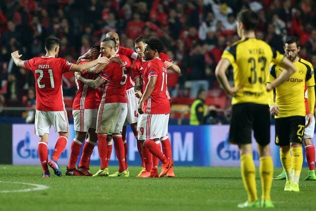 February 14, 2017 - Lisbon, Portugal - Benfica s players celebrate the victory (1-0) at the end of the UEFA Champions League round of 16 first leg football match SL Benfica vs Borussia Dortmund at the Luz stadium in Lisbon Portugal on February 14, 2017. SL Benfica v Borussia Dortmund - UEFA Champions League Round of 16: First Leg  - ZUMAn230 20170214_zaa_n230_485 Copyright: xPedroxFiuzax