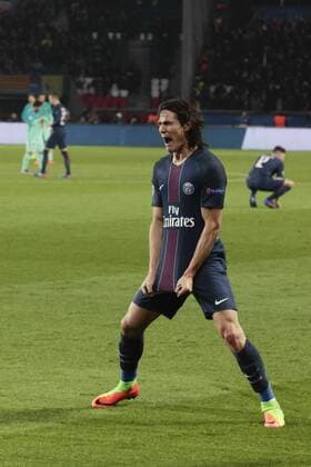 Fußball, CL, Paris St. Germain - FC Barcelona February 14, 2017 - Paris, France - PSG Edinson Cavani celebrates after scoring during the UEFA Champions League round of 16 first leg football match between Paris Saint-Germain and FC Barcelona Barca on February 14, 2017 at the Parc des Princes stadium in Paris. Paris Saint-Germain v FC Barcelona - UEFA Champions League Round of 16: First Leg  - ZUMAn230 20170214_zaa_n230_537 Copyright: xGeoffroyxVanxDerxHasseltx