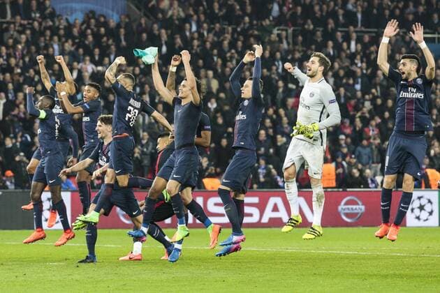 Fußball, CL, Paris St. Germain - FC Barcelona February 14, 2017 - Paris, France - PSG teammates celebrate at the end of the UEFA Champions League round of 16 first leg football match between Paris Saint-Germain and FC Barcelona Barca on February 14, 2017 at the Parc des Princes stadium in Paris. Paris Saint-Germain v FC Barcelona - UEFA Champions League Round of 16: First Leg  - ZUMAn230 20170214_zaa_n230_538 Copyright: xGeoffroyxVanxDerxHasseltx