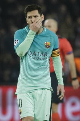 Fußball, CL, Paris St. Germain - FC Barcelona February 14, 2017 - Paris, France - Barcelona Lionel Messi gestures during the UEFA Champions League round of 16 first leg football match between Paris Saint-Germain and FC Barcelona Barca on February 14, 2017 at the Parc des Princes stadium in Paris. Paris Saint-Germain v FC Barcelona - UEFA Champions League Round of 16: First Leg  - ZUMAn230 20170214_zaa_n230_553 Copyright: xGeoffroyxVanxDerxHasseltx