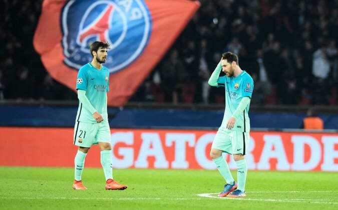 Fußball, CL, Paris St. Germain - FC Barcelona Lionel Messi ( Barcelona ) - Andres Gomez ( Barcelona ) FOOTBALL : Paris Saint Germain vs FC Barcelona - Champions League - Paris - 14 02 2017 FedericoPestellini 