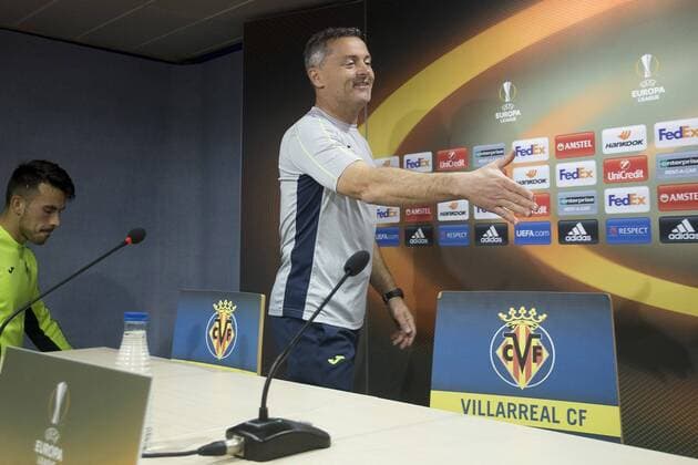 Head coach of Villarreal CF, Fran Escriba, arrives for a press conference PK Pressekonferenz at the Ceramica stadium in Villarreal, eastern Spain, 15 February 2017. Villarreal CF will face AS Roma in a round of 16 UEFA Europa League match on 16 February. Press conference of Villarreal CF !ACHTUNG: NUR REDAKTIONELLE NUTZUNG!  Copyright: xDomenechxCastellox GRA174 20170215-636227656503724108