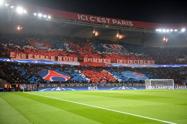 ILLUSTRATION - FanS - TRIBUNE - TIFO - ICI C EST PARIS - BANDEROLE - ENSEMBLE NOUS SOMMES INVINCIBLES FOOTBALL : Paris St. Germain PSG vs FC Barcelona Barca - Champions League - 14 02 2017 AnthonyBIBARD FEP Panoramic 